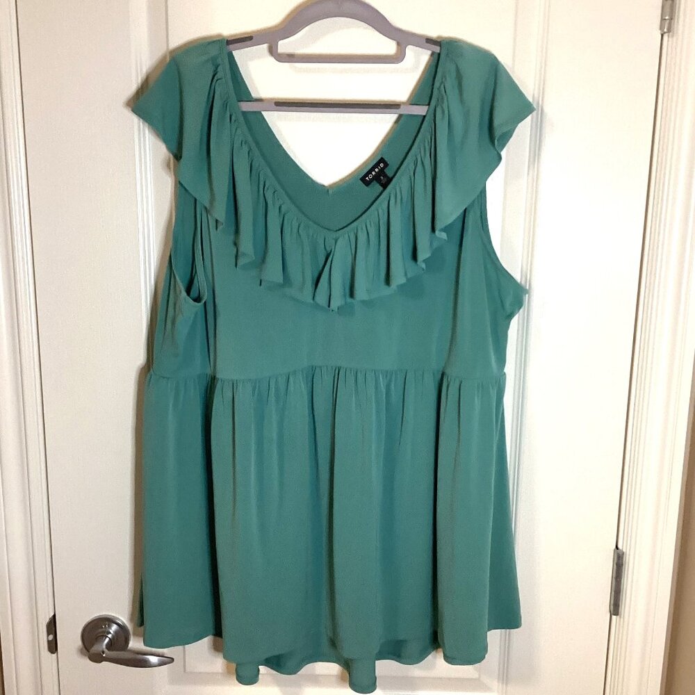 Torrid Women Sleeveless Top V-Neck Ruffle Size 3 Stretchy High Low